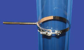Support de serrage pour fixation de tubes et réacteurs